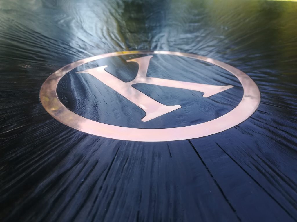 Stół sosnowy okrągły z litego drewna średnica 140 cm - obrazek 3