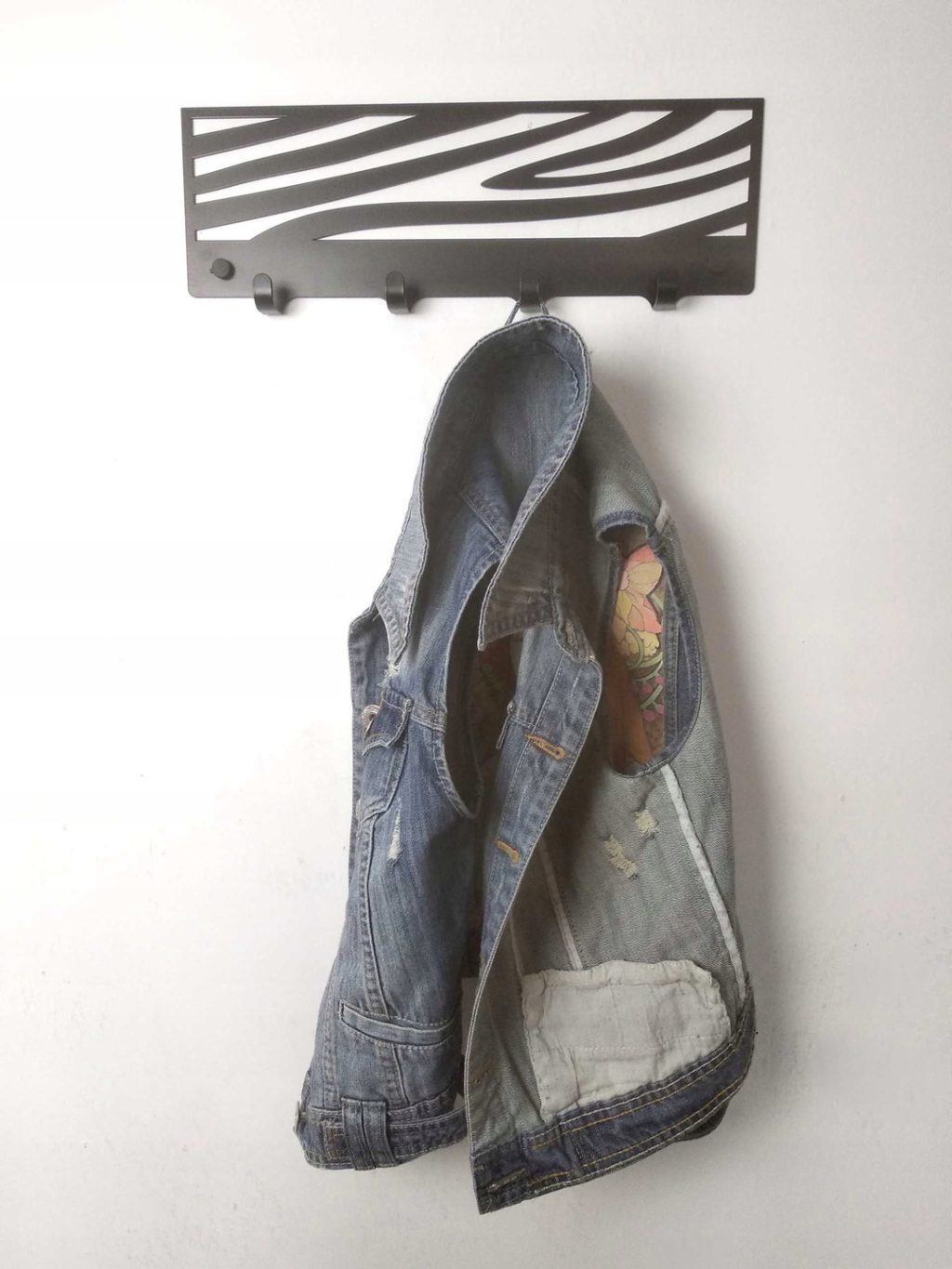 Wieszak metalowy ścienny Zebra 40 cm - obrazek 5