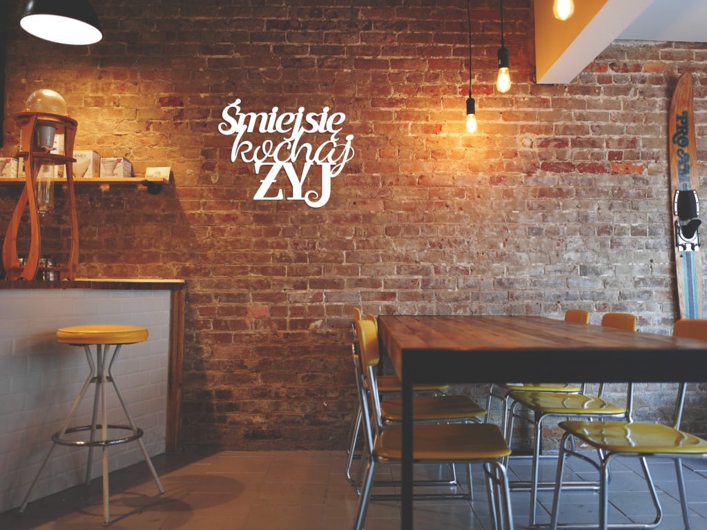 Dekoracja ścienna metalowa Śmiej się kochaj żyj 50 cm - obrazek 2