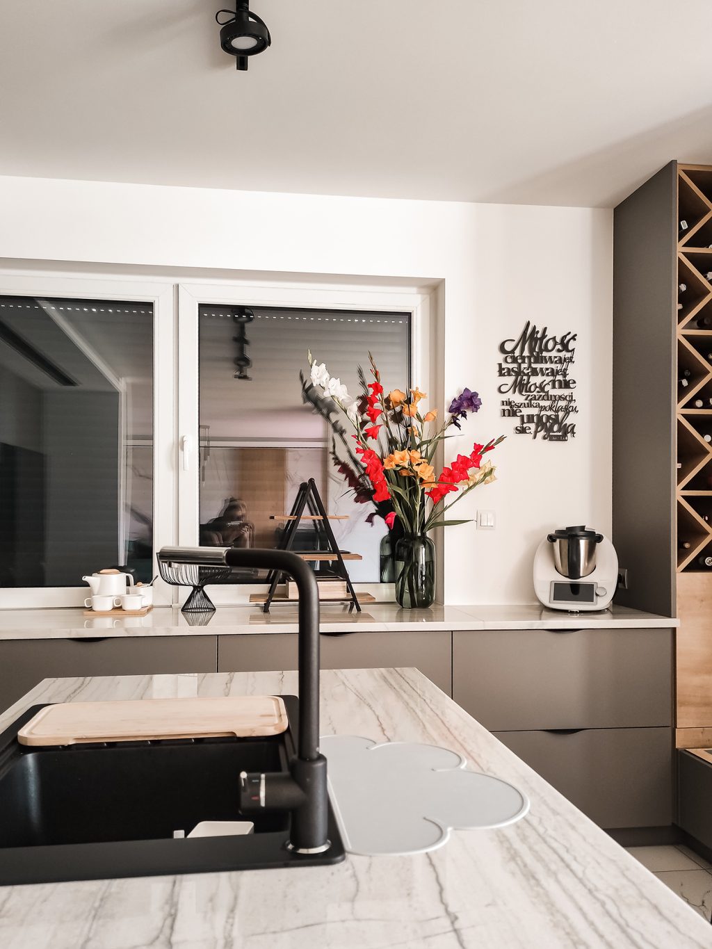 Dekoracja metalowa napis na ścianę Sentencja KNS021 50 cm - obrazek 3