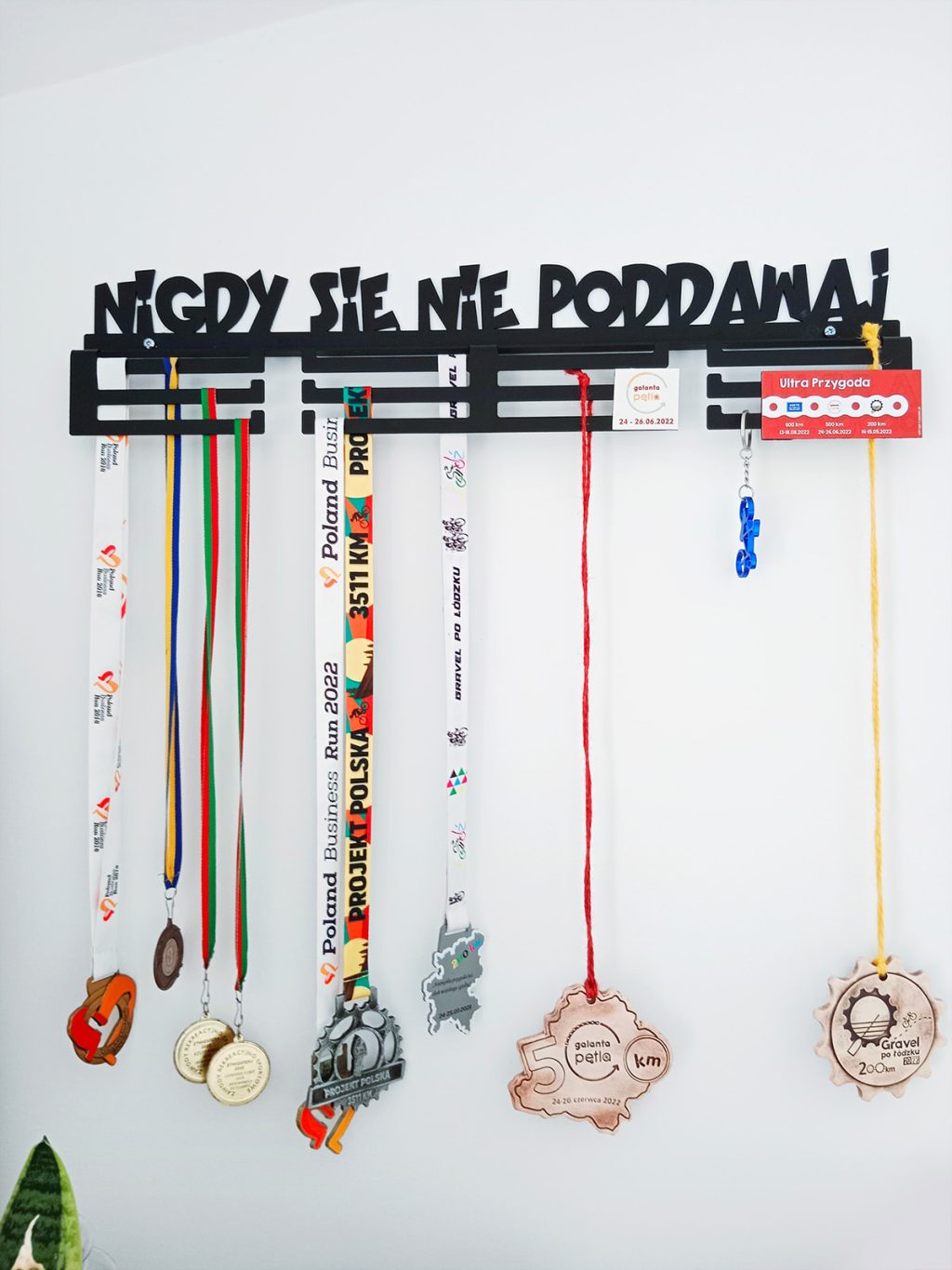 Wieszak na medale Nigdy się nie poddawaj 60 cm - obrazek 3
