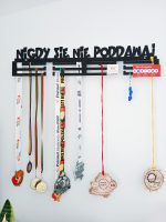 Wieszak na medale Nigdy się nie poddawaj 60 cm - obrazek 3