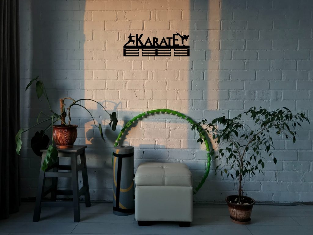 Wieszak na medale Karate II 40 cm - obrazek 2