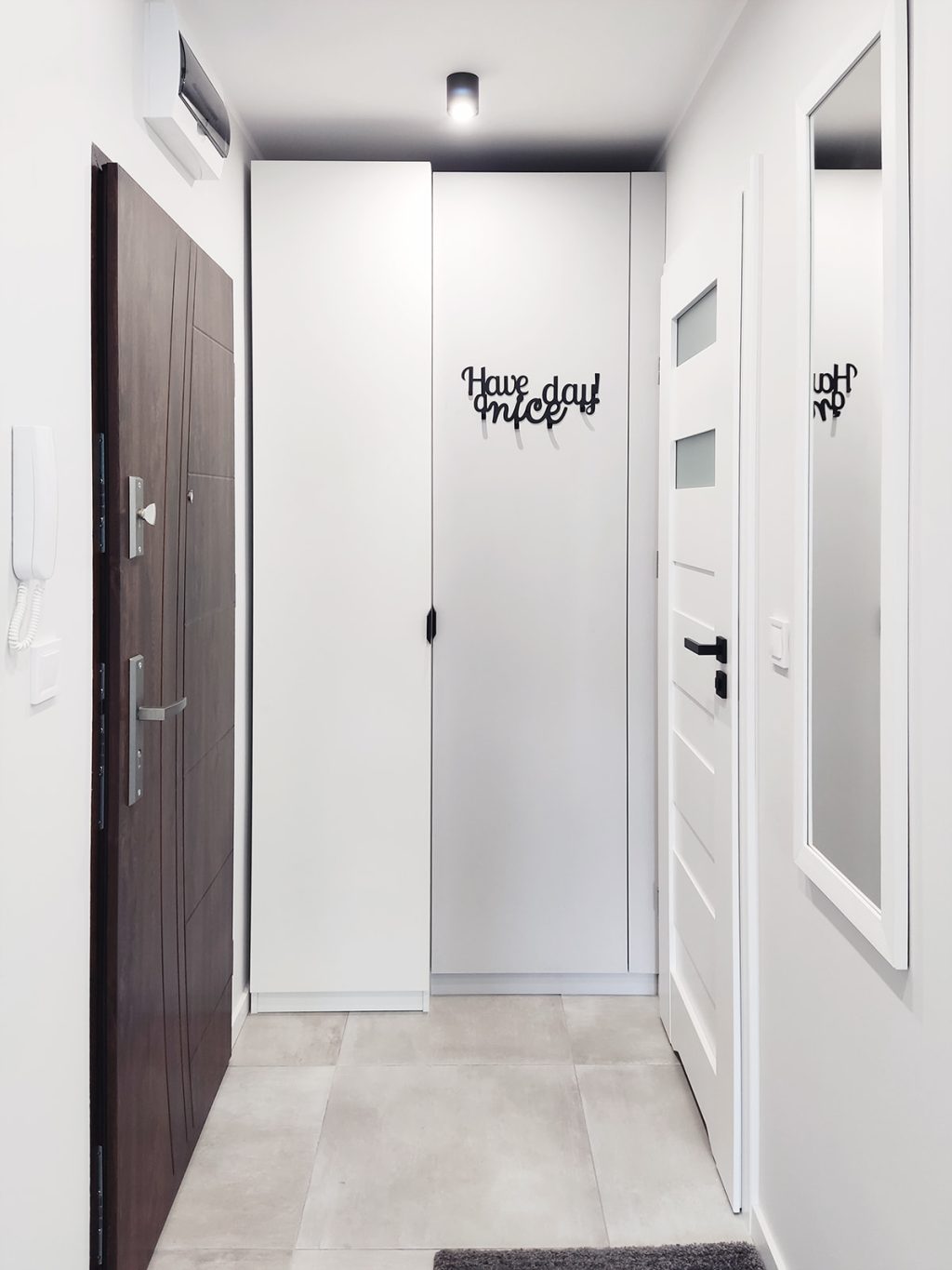 Krótki wieszak metalowy Have a nice day! 40 cm - obrazek 2