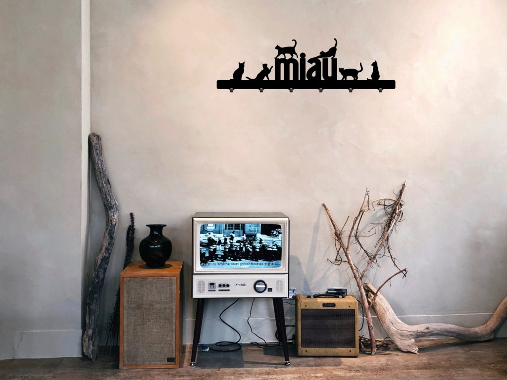 Wieszak metalowy na ubrania Kotki 60 cm - obrazek 2