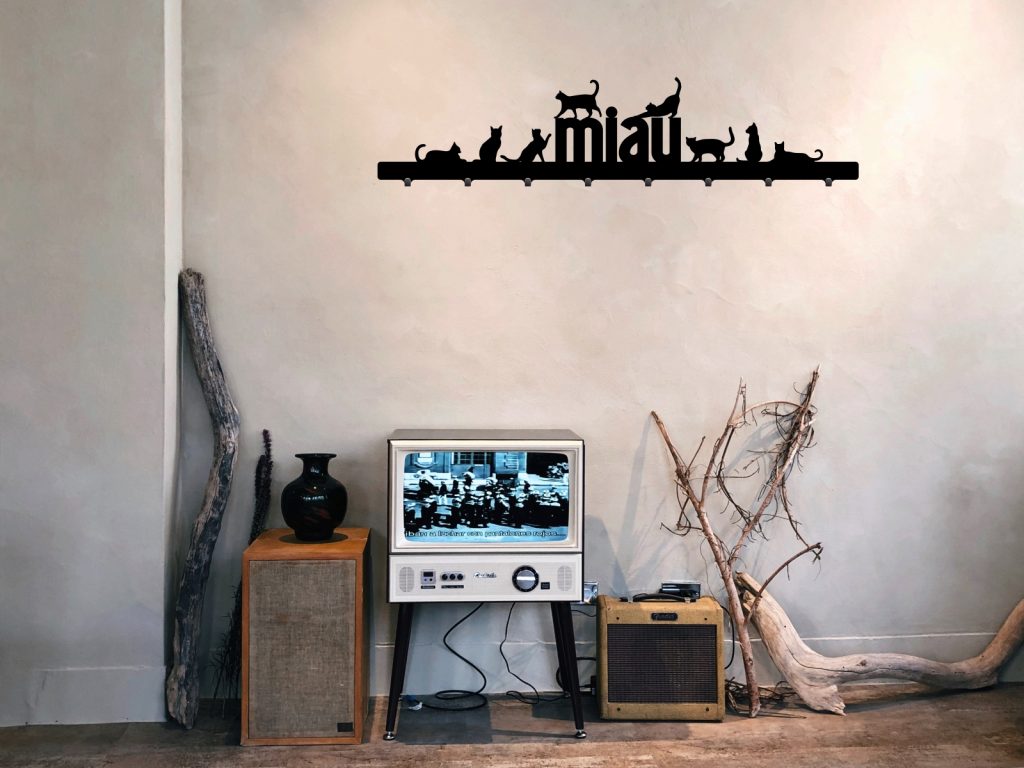 Wieszak metalowy na ubrania Kotki 80 cm - obrazek 2