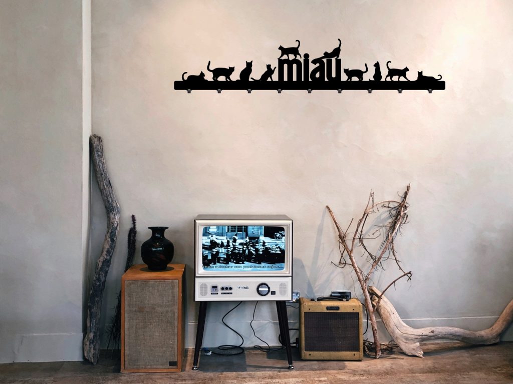 Wieszak metalowy na ubrania Kotki 90 cm - obrazek 2