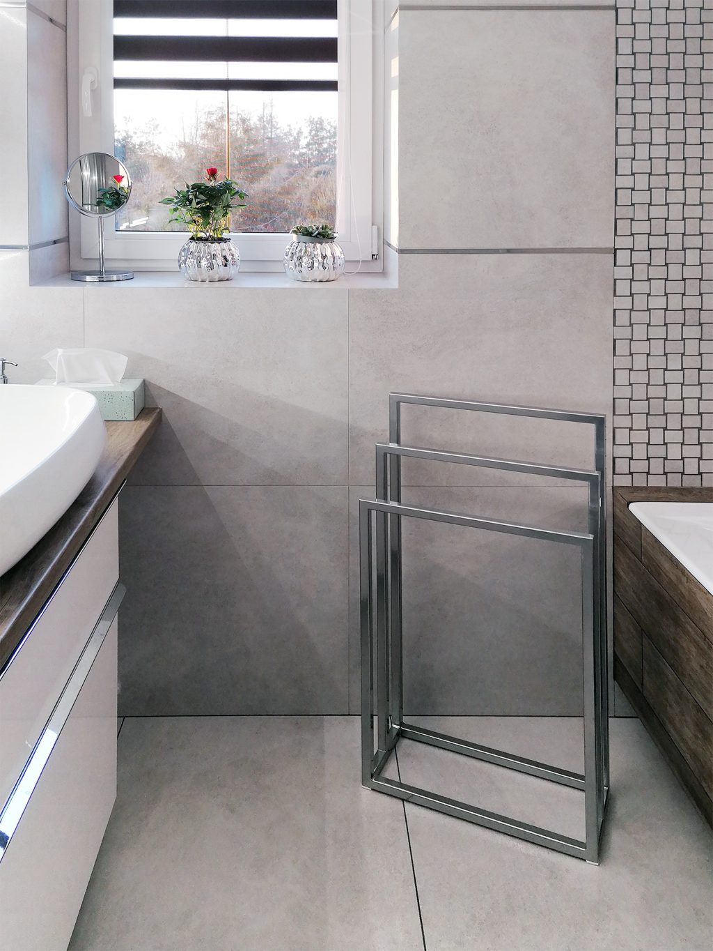 Wieszak na ręczniki potrójny stojący chrom S - obrazek 3